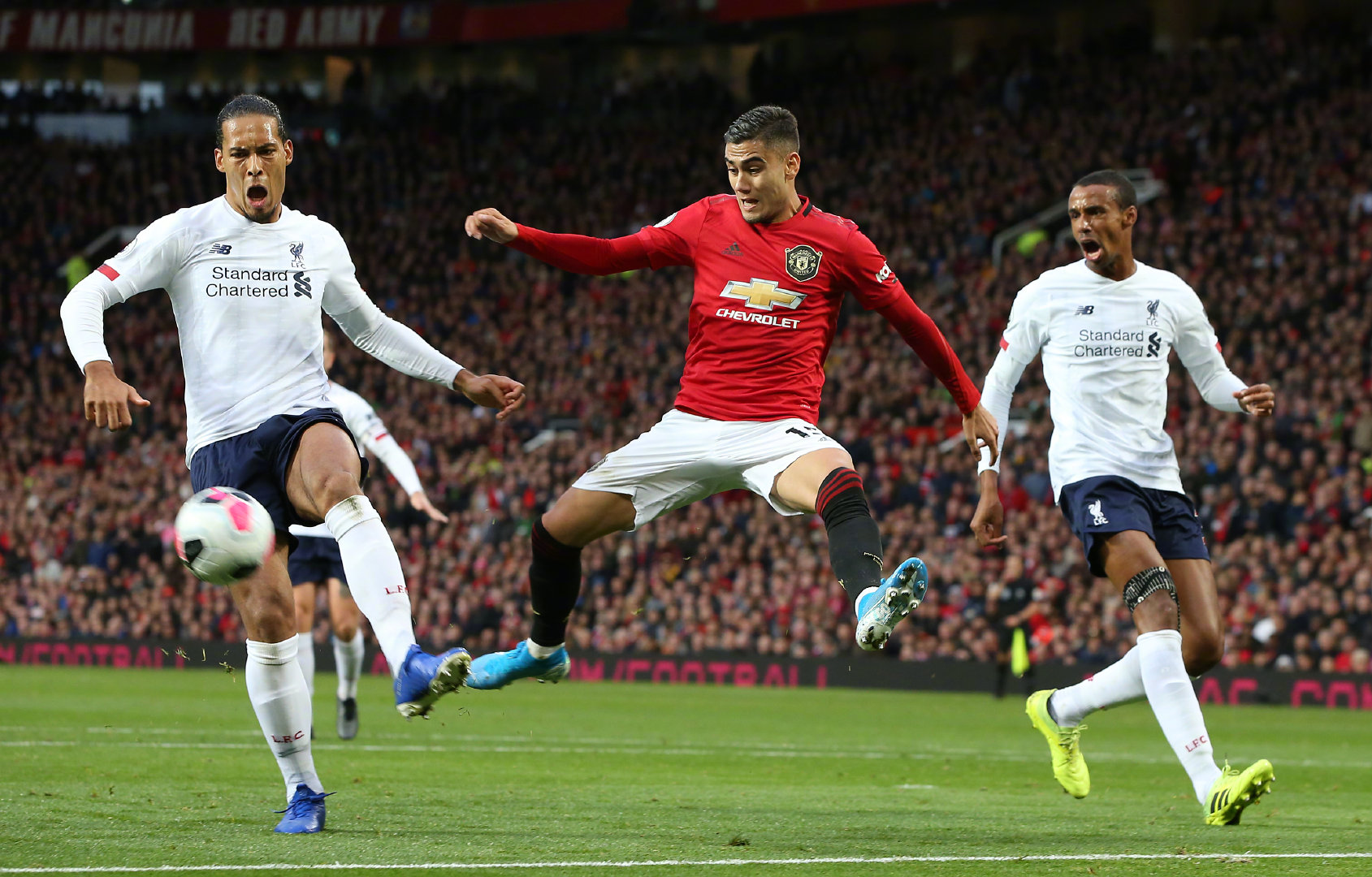 太阳报：英格兰球迷对世界杯票价不满，指责这是资本敛财行为